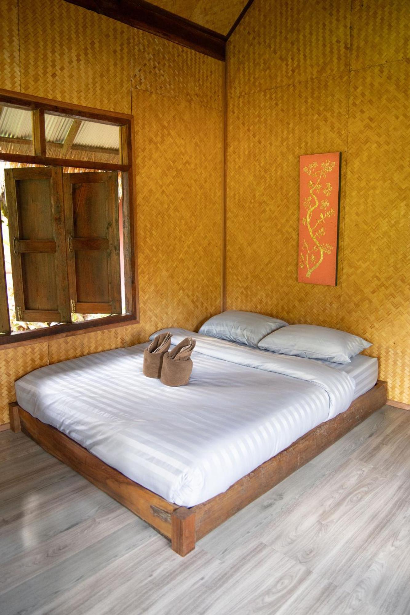 Butterfly Hostel, Paj Kültér fotó