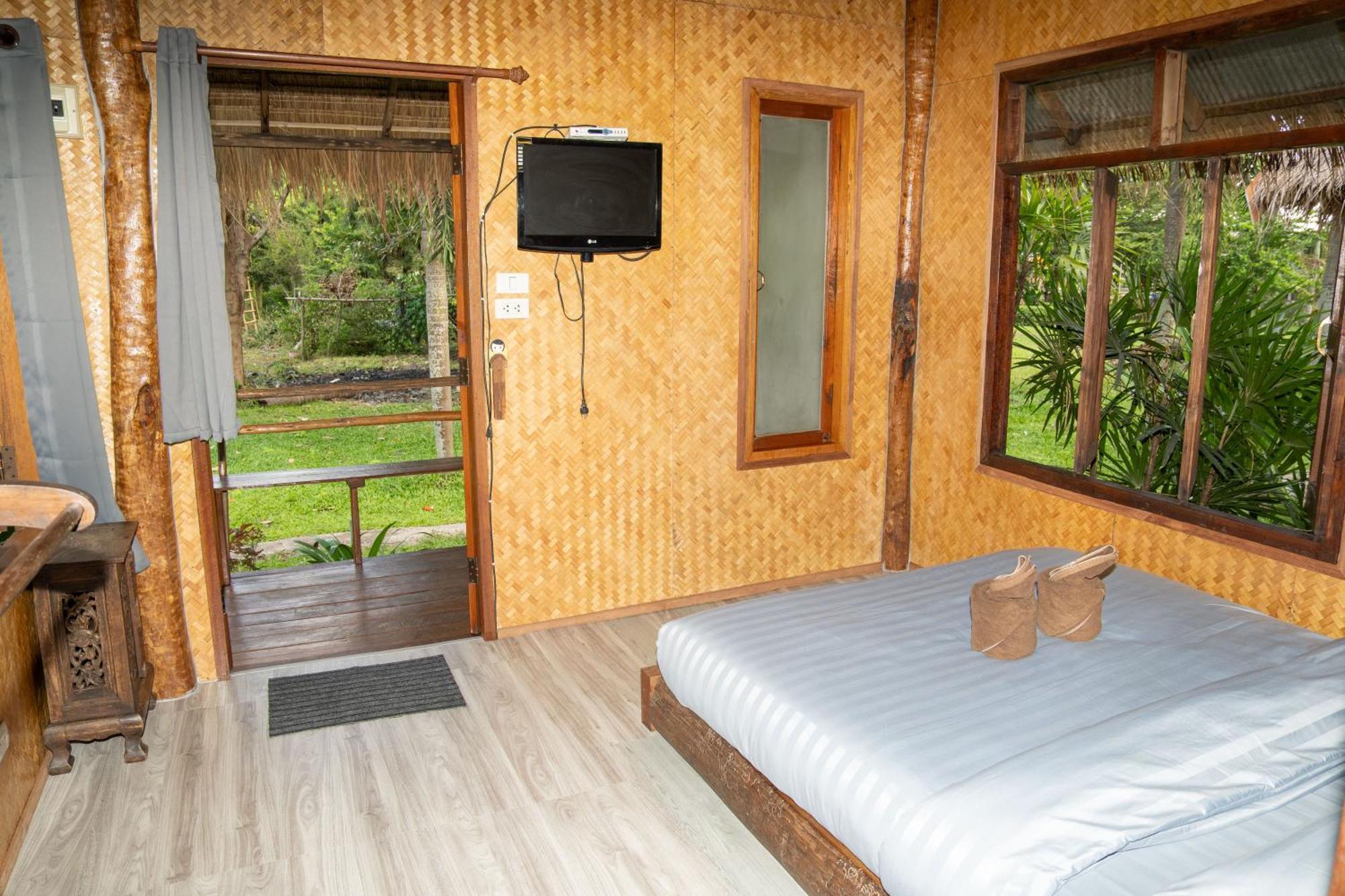 Butterfly Hostel, Paj Kültér fotó