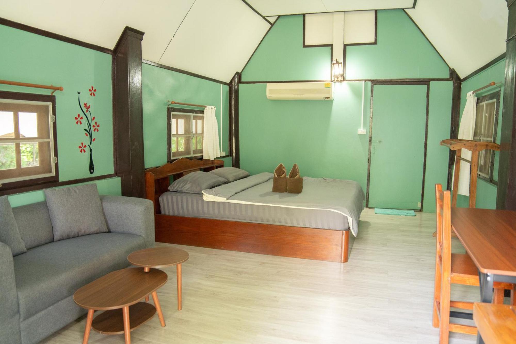 Butterfly Hostel, Paj Kültér fotó