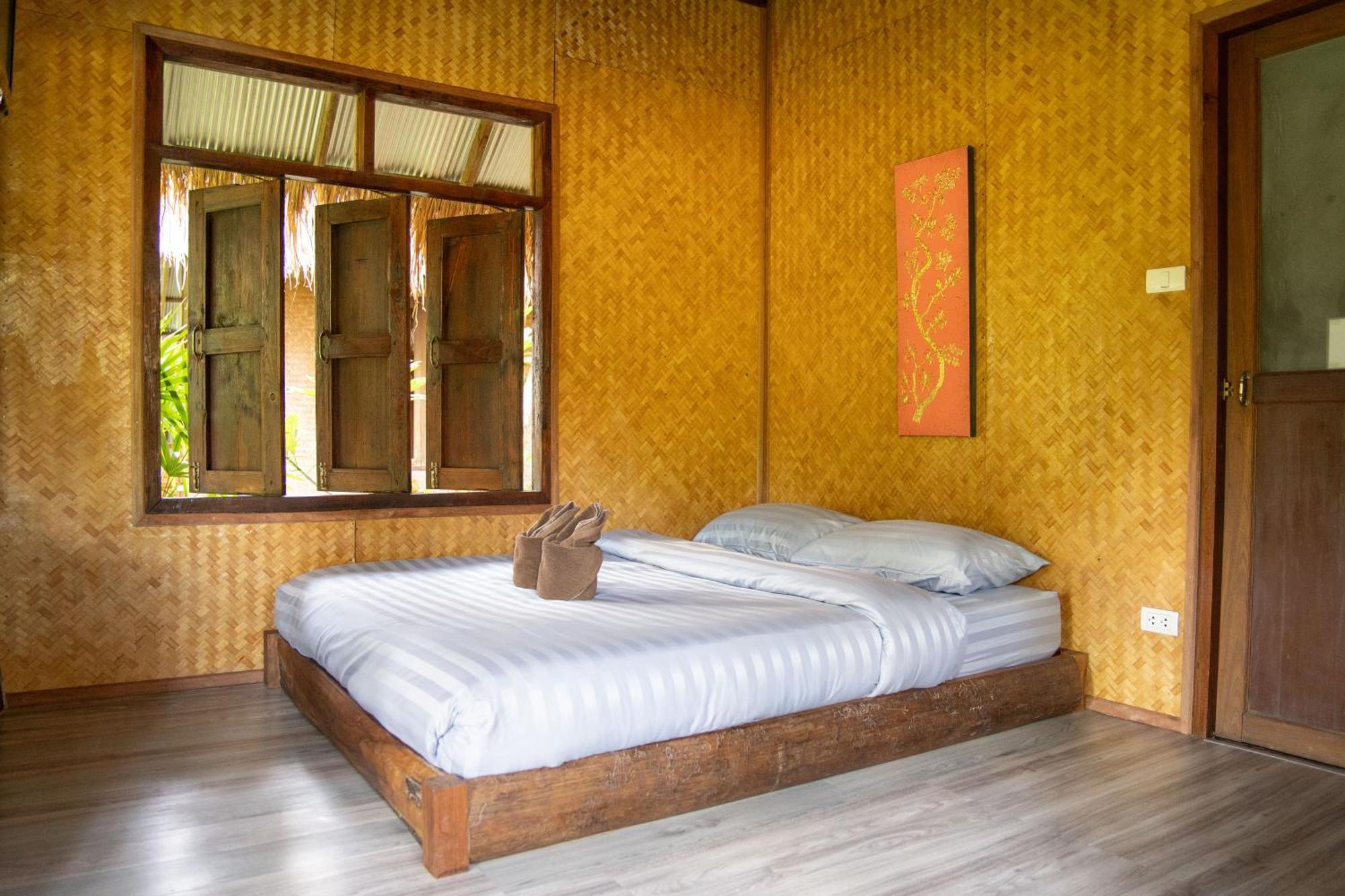 Butterfly Hostel, Paj Kültér fotó