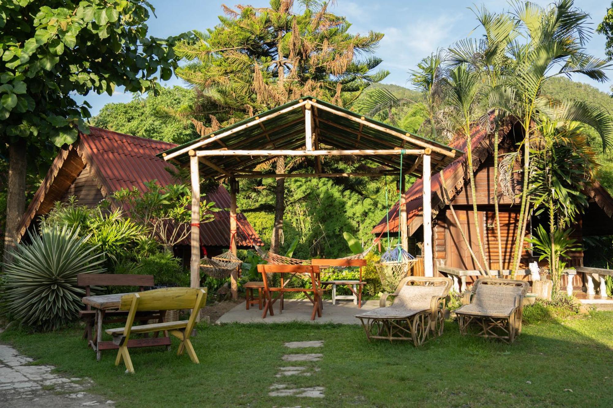 Butterfly Hostel, Paj Kültér fotó
