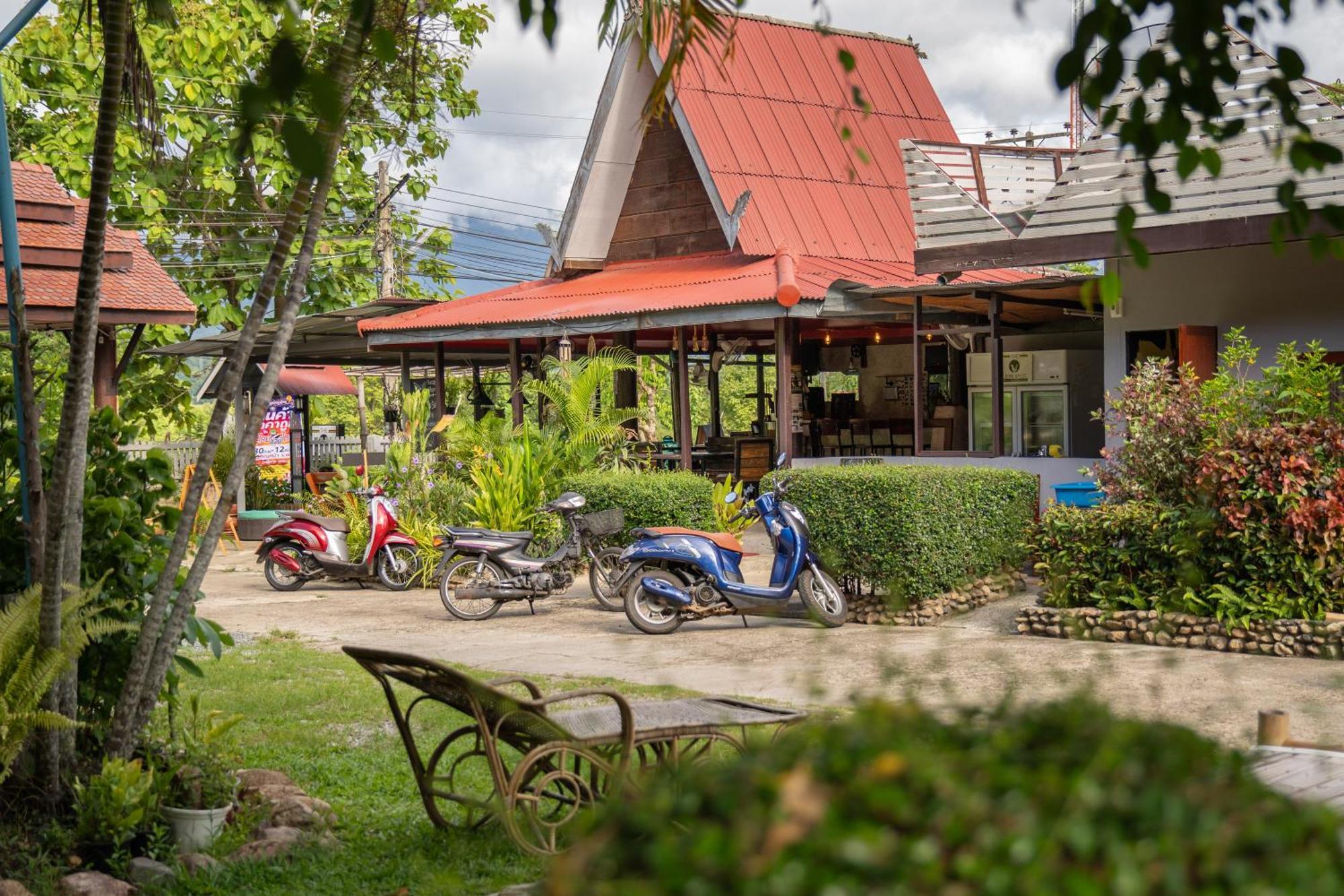 Butterfly Hostel, Paj Kültér fotó
